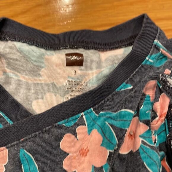 TEA COLLECTION 𝅺tea 3 girls dress some slight fading as pic good condition - Picture 6 of 6